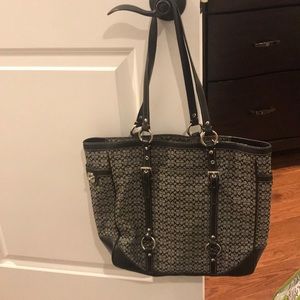Authentic Coach tote. Good condition.